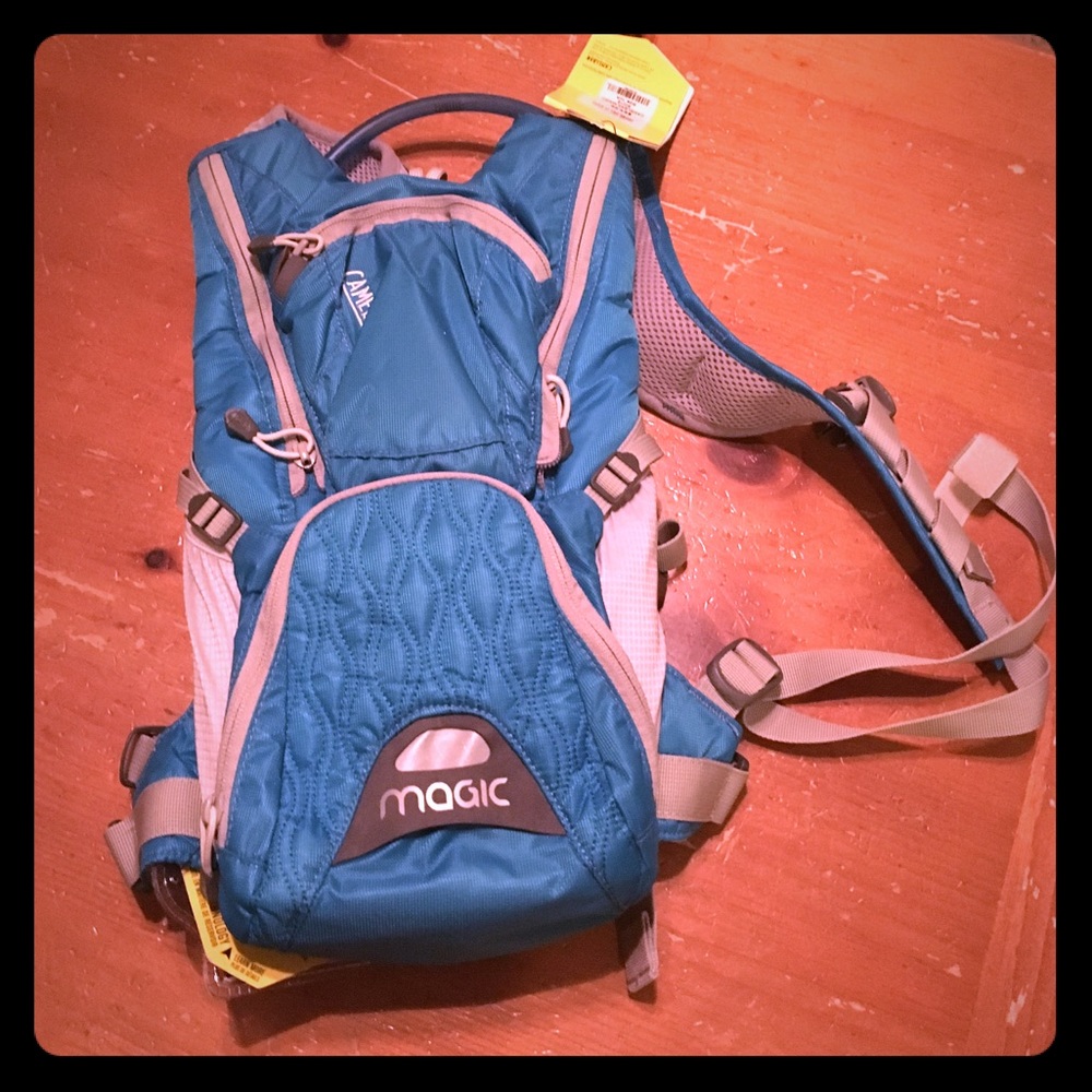 70 oz Camelback